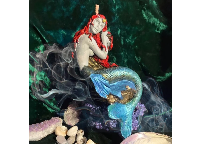 The candle “Sea Muse” for self-confidence