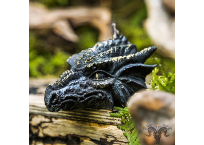 The candle "Dragon Totem" helps to develop magical strength and to get desired