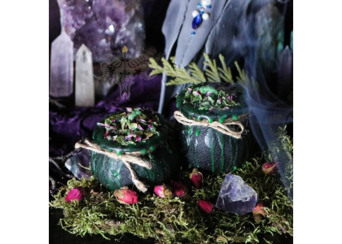 Witch's Cauldron Candle to attract money