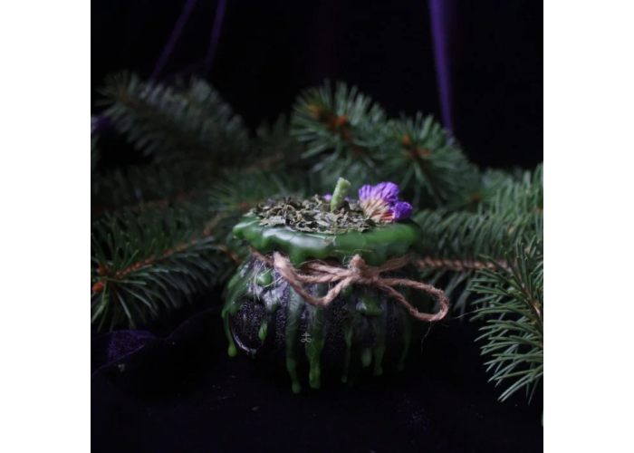 Witch's Cauldron Candle to attract money