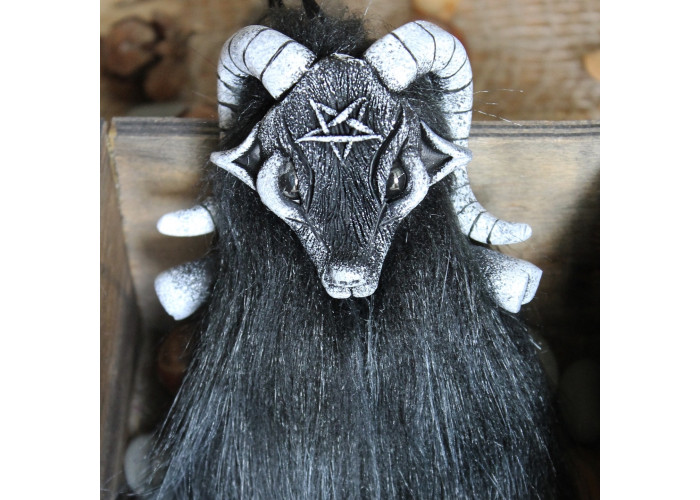 Veneficus mini-doll