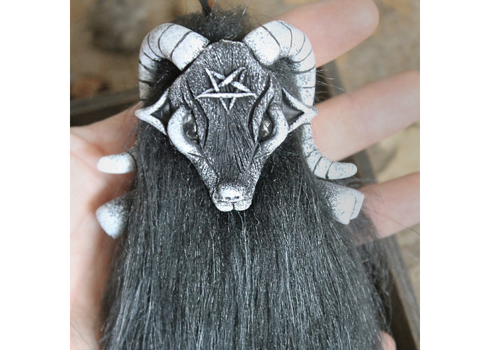 Veneficus mini-doll