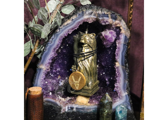 Candle with ritual «The Will of Veles»  and accompanying amulet to increase and preserve wealth