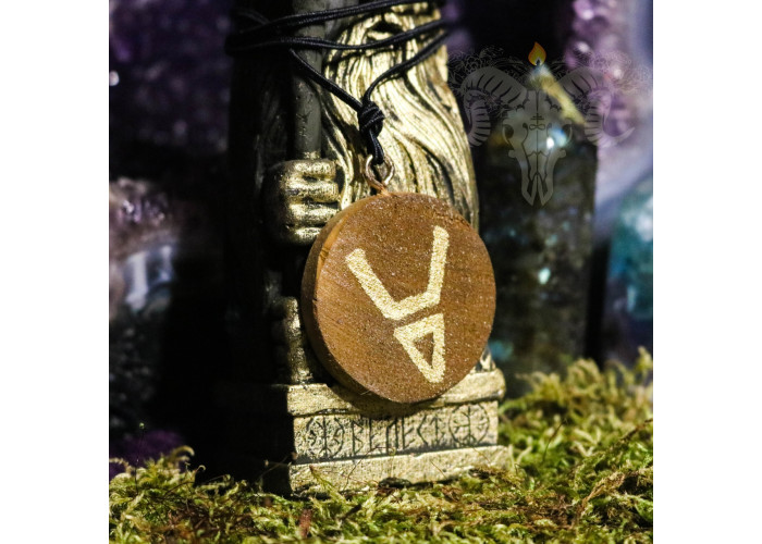 Candle with ritual «The Will of Veles»  and accompanying amulet to increase and preserve wealth