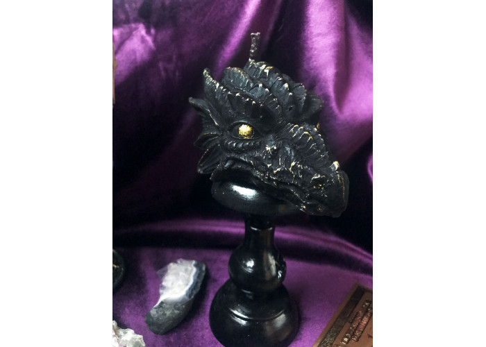 The candle "Dragon Totem" helps to develop magical strength and to get desired