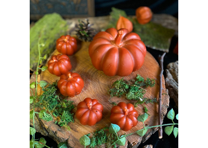 Giant pumpkin curly wax candle