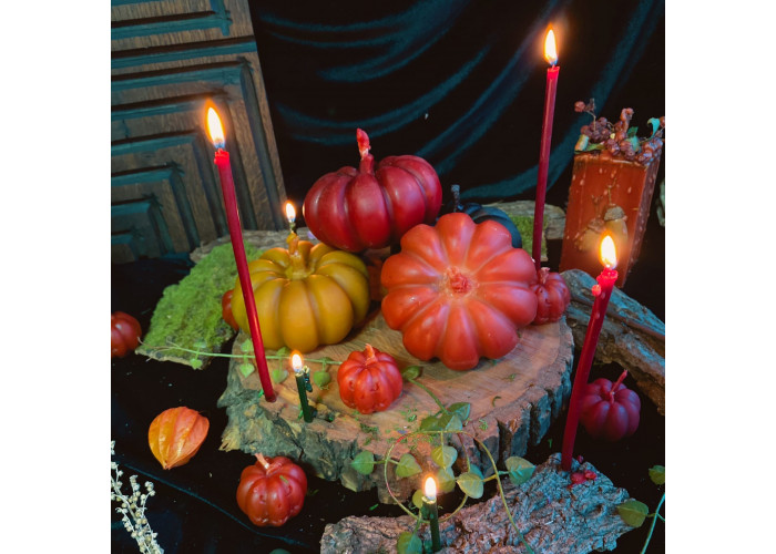 Giant pumpkin curly wax candle