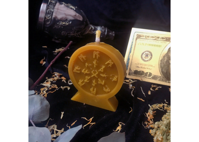 Candle «Wheel of recognition» that attracts customers 