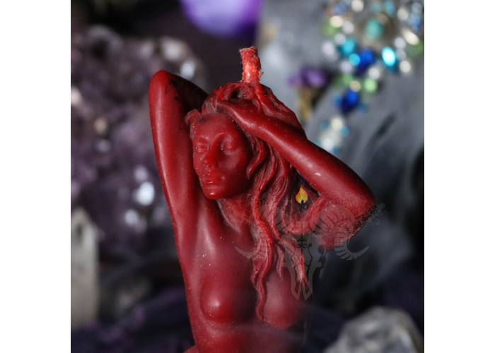 The candle Feminine Power reveals femininity