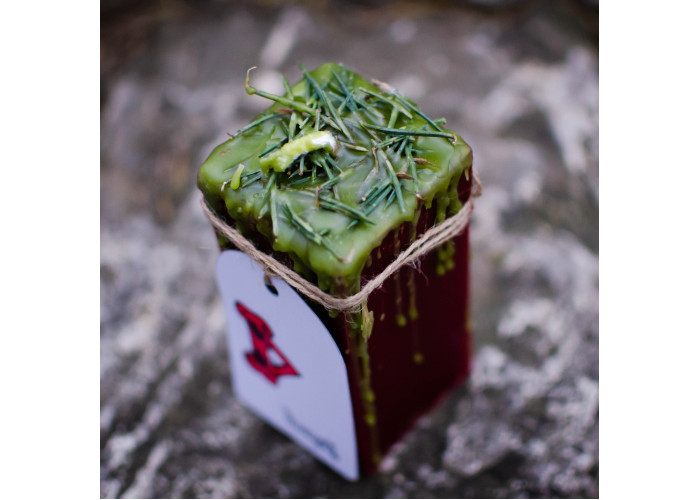 The "Yule Night Purification" candle for cleansing and celebrating Yule