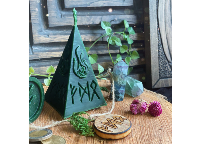 Candle with an amulet «Financial flow» 