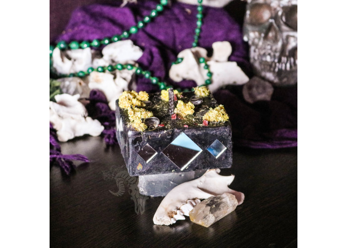 The candle Reflection grants protection and sends back all negativity