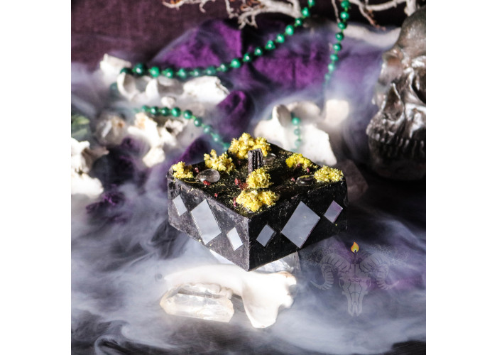 The candle Reflection grants protection and sends back all negativity
