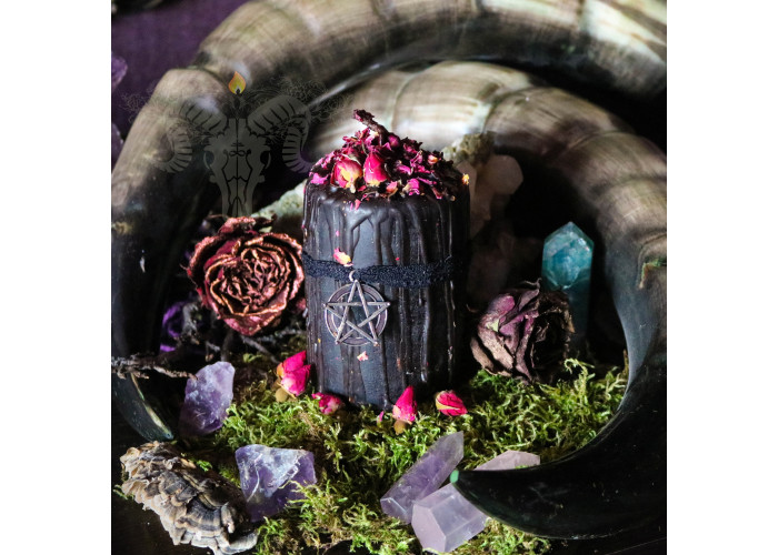 Pentagram - Altar candle with rose, lemon balm and essential oils
